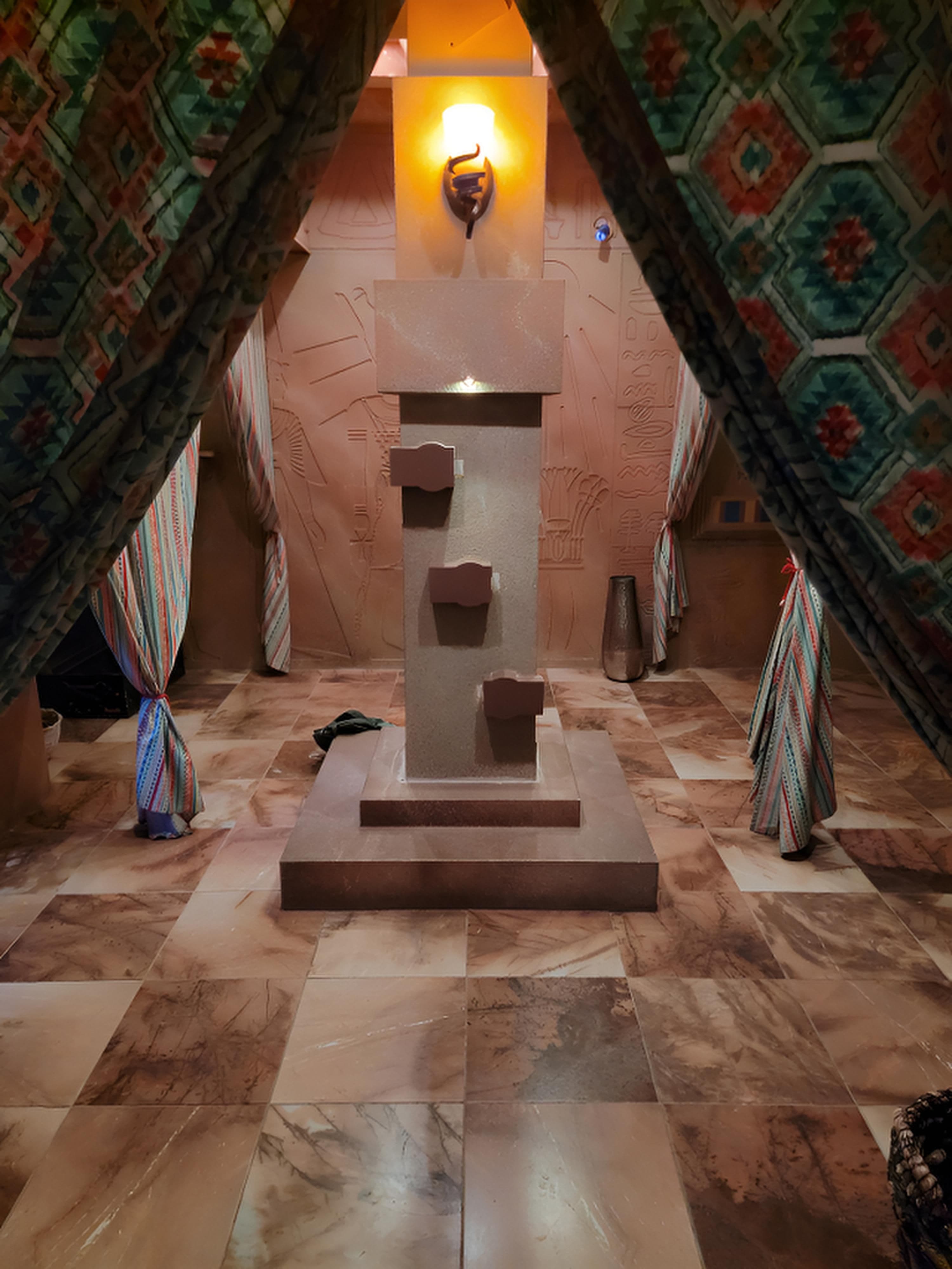 Egyptian Tomb - Imhotep's Curse